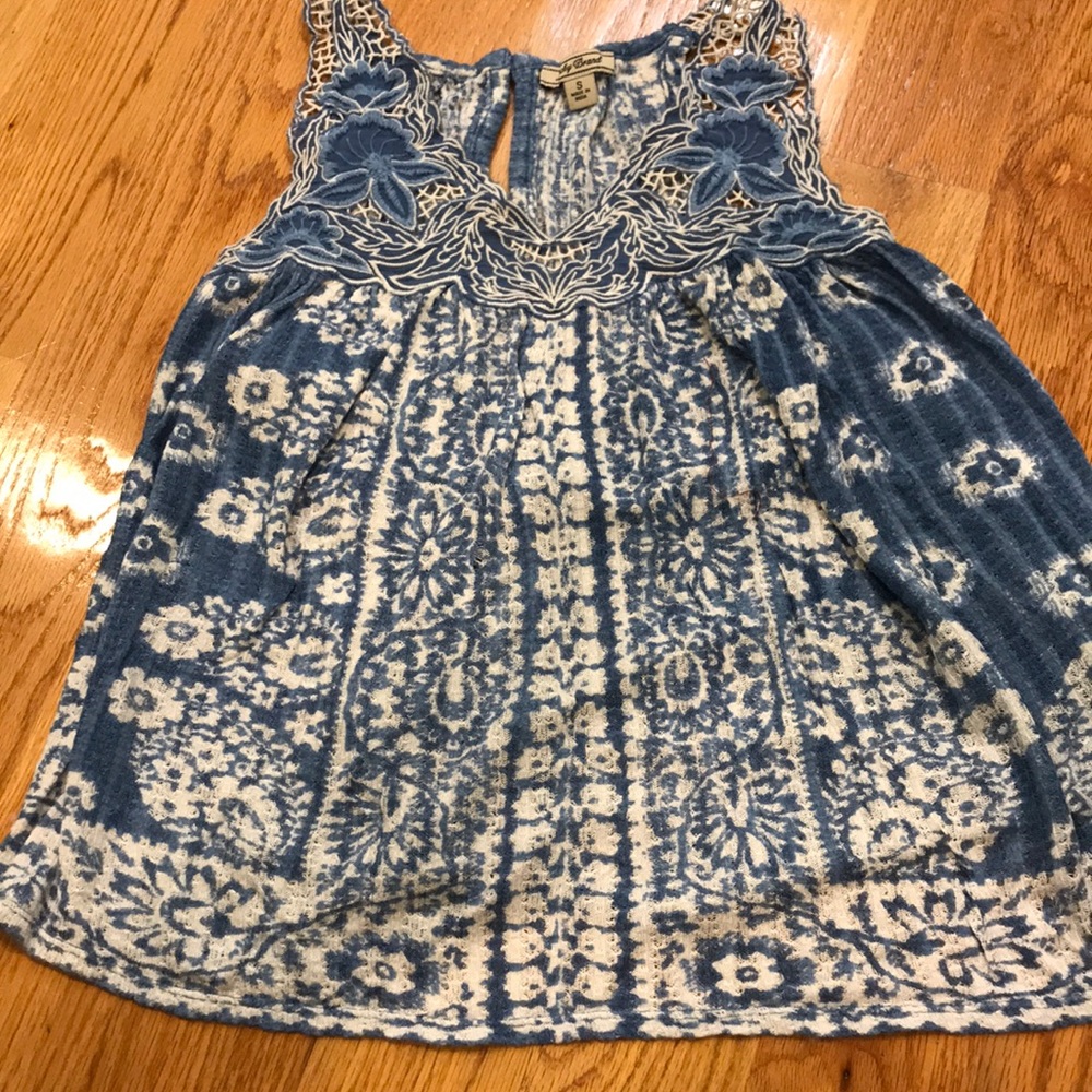 Blue and white floral tank top.